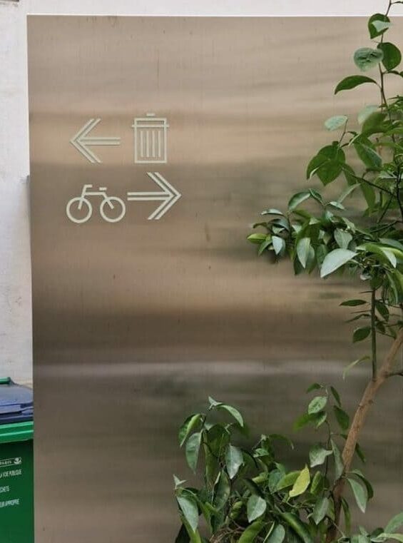 Signalétique extérieure - Panneaux de direction par atelier gambetta